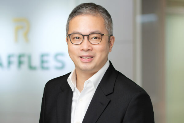  Major Chinese families are spreading their wealth across both Hong Kong and Singapore, says William Chow from Raffles Family Office
